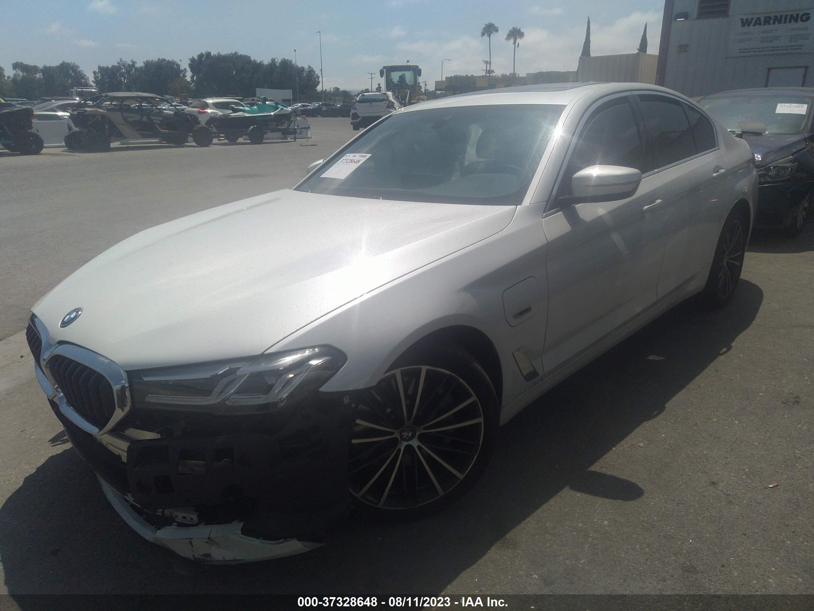 Photo 14 VIN: WBA13AG08NCK31237 - BMW 530E 