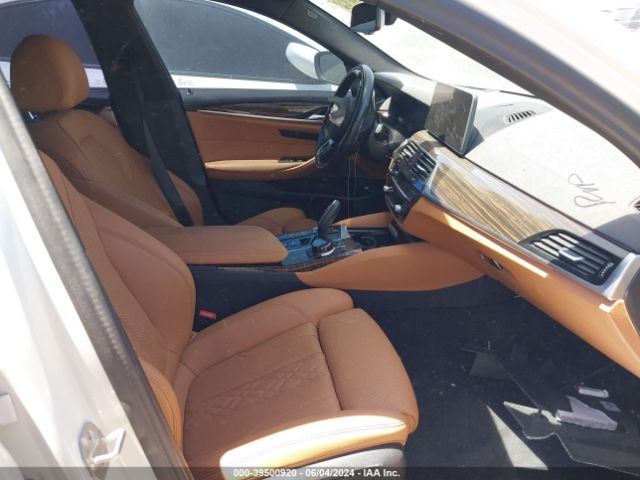 Photo 4 VIN: WBA13AG09NCK61685 - BMW 530E 