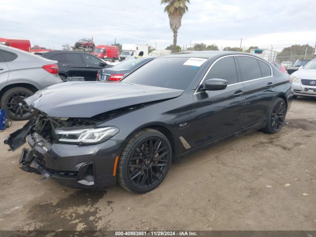 Photo 1 VIN: WBA13AG0XNCK61601 - BMW 530E 