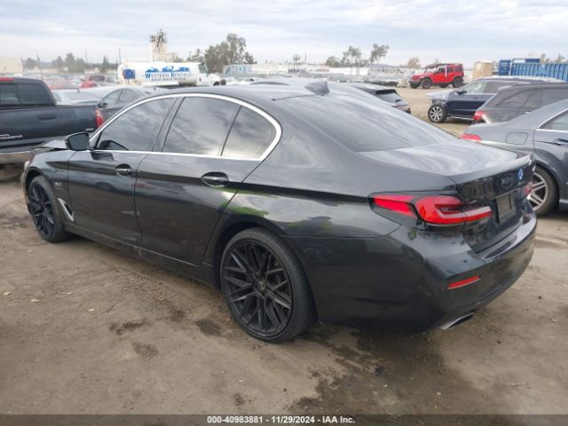 Photo 2 VIN: WBA13AG0XNCK61601 - BMW 530E 