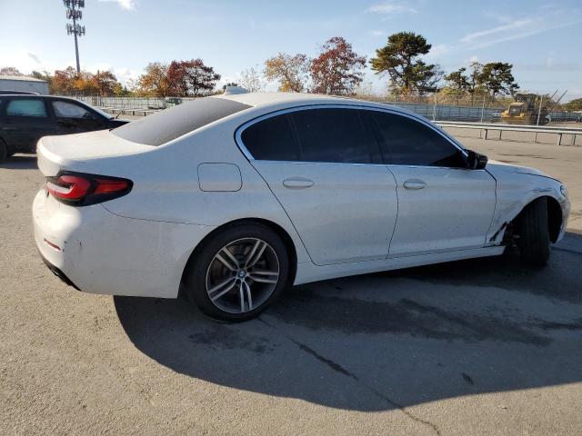 Photo 2 VIN: WBA13BJ00MCF10844 - BMW 530 XI 