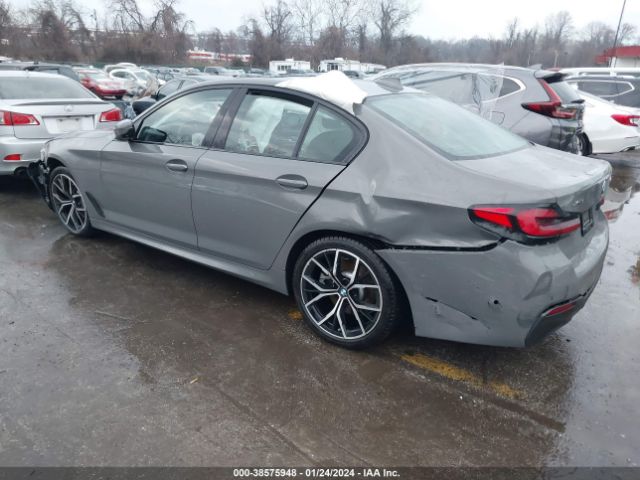 Photo 2 VIN: WBA13BJ08MCF77921 - BMW 530I 