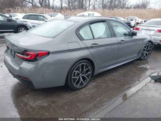 Photo 3 VIN: WBA13BJ08MCF77921 - BMW 530I 