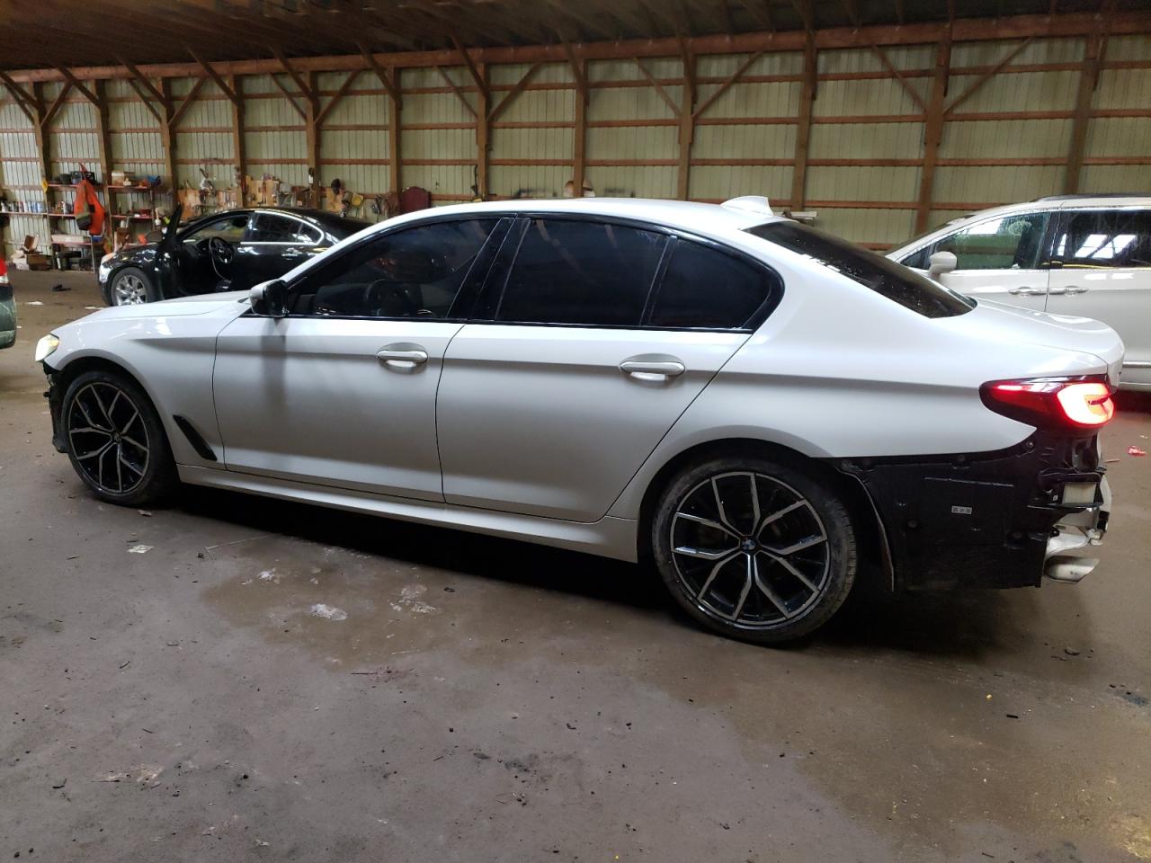 Photo 1 VIN: WBA13BJ08MWX13461 - BMW 5ER 