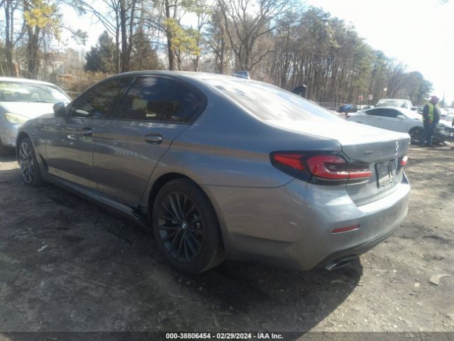 Photo 2 VIN: WBA13BJ0XNCH79600 - BMW 530 