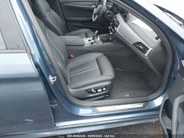 Photo 4 VIN: WBA13BK09PCN45740 - BMW M550I 