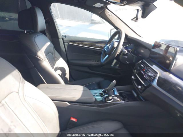 Photo 4 VIN: WBA13BK0XPCM81160 - BMW M550I 