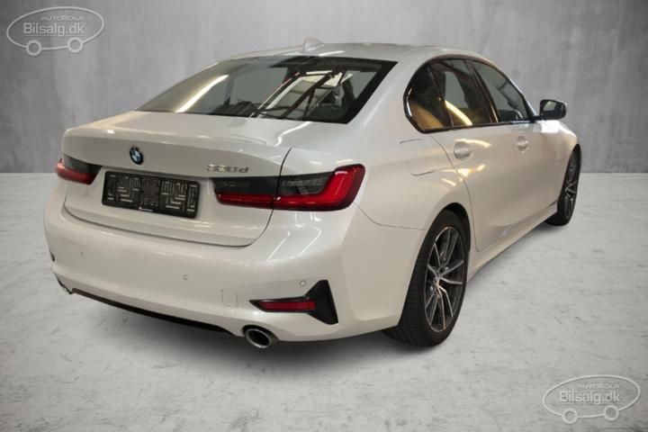 Photo 2 VIN: WBA18DY02M8B48974 - BMW 3 SERIES 