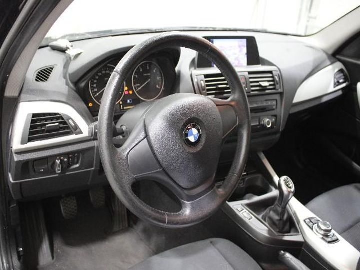 Photo 8 VIN: WBA1C11080E873169 - BMW 1 SERIES HATCHBACK 