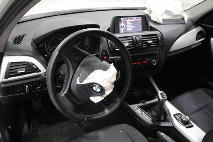 Photo 8 VIN: WBA1C71070J262740 - BMW 1 SERIES HATCHBACK 