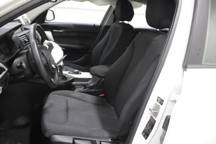 Photo 9 VIN: WBA1C71070J262740 - BMW 1 SERIES HATCHBACK 