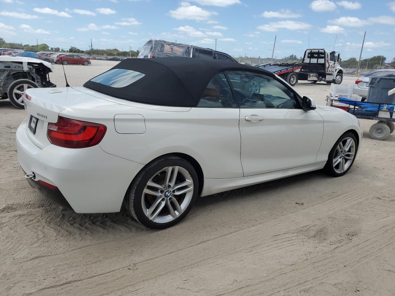 Photo 2 VIN: WBA1K7C55FV473190 - BMW 2ER 