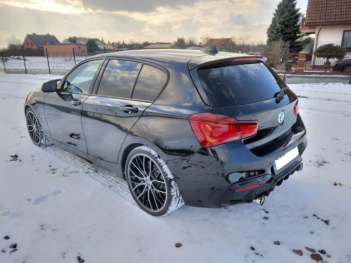 Photo 2 VIN: WBA1R91000VA08017 - BMW M140I HATCHBACK 