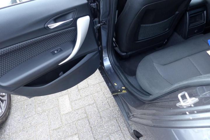 Photo 34 VIN: WBA1V710007A20222 - BMW BMW 1 SERIES 