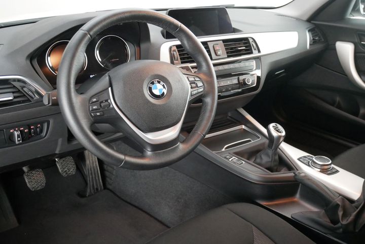 Photo 9 VIN: WBA1V710505L68445 - BMW 1 SERIES 