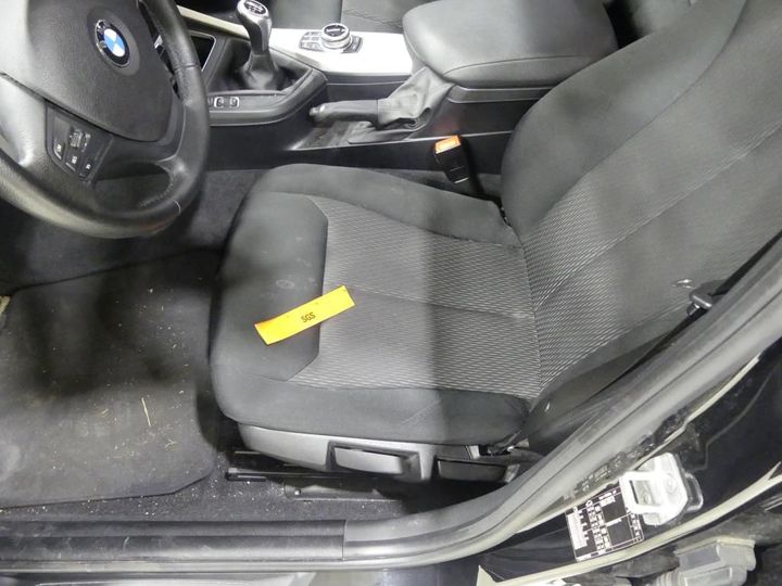 Photo 21 VIN: WBA1V710605A68822 - BMW 1 HATCH 