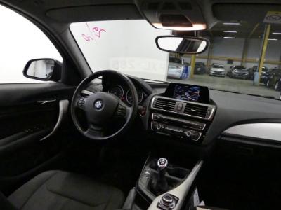 Photo 9 VIN: WBA1V91050V739969 - BMW 1 HATCH DIESEL - 2015 