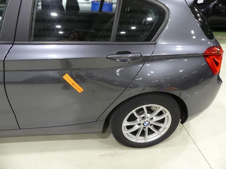 Photo 33 VIN: WBA1V910605B18386 - BMW 1 HATCH 