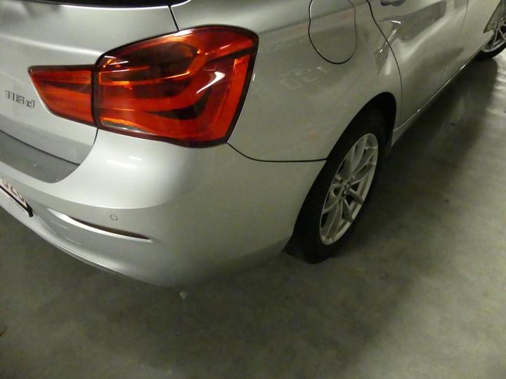 Photo 24 VIN: WBA1V910605D74270 - BMW 1-REEKS 