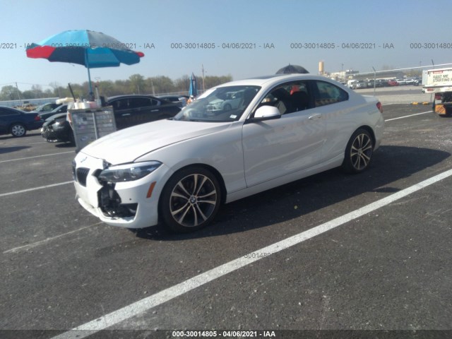 Photo 1 VIN: WBA2J3C54KVD49375 - BMW 2 