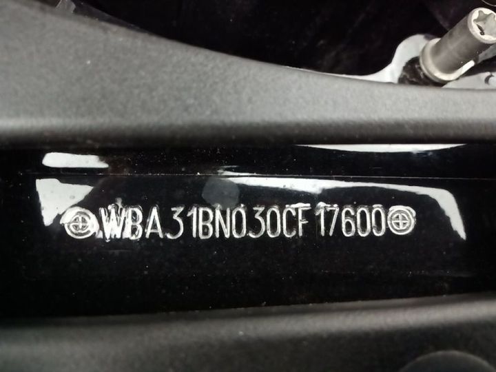 Photo 2 VIN: WBA31BN030CF17600 - BMW 520 