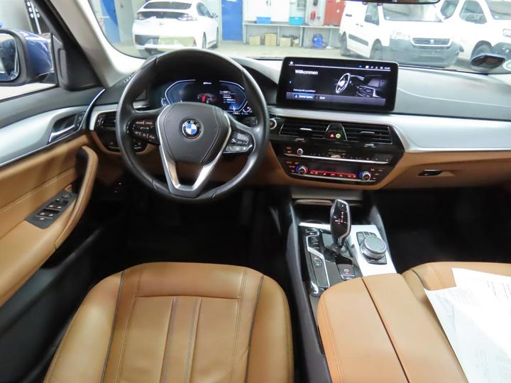 Photo 5 VIN: WBA31CG060CG64030 - BMW 530E 