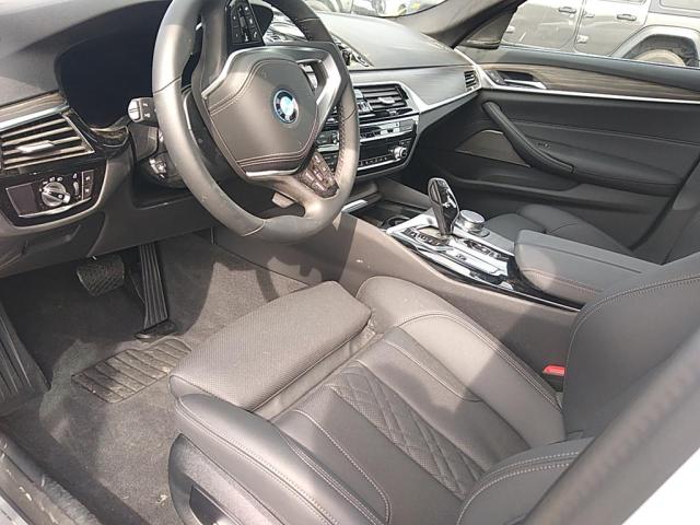 Photo 6 VIN: WBA33AG08PCM49416 - BMW 530XE 