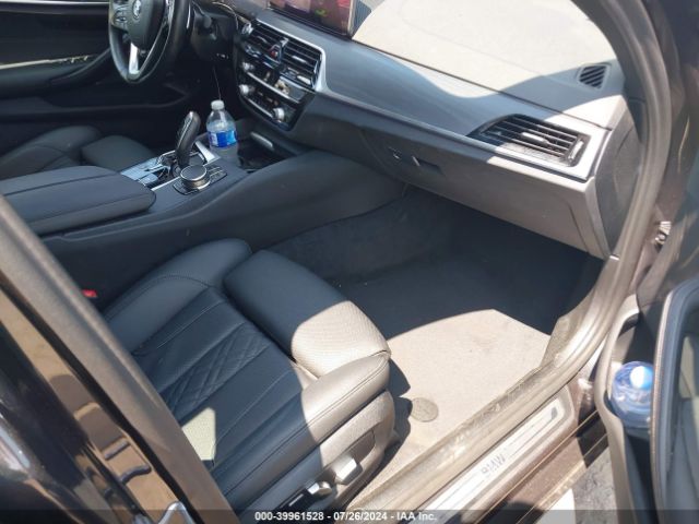 Photo 4 VIN: WBA33AG0XPCL22912 - BMW 530E 