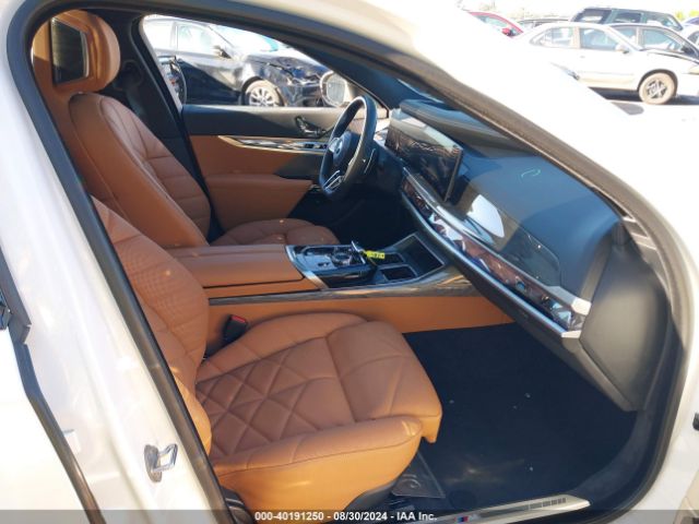 Photo 4 VIN: WBA33EH00RCR48073 - BMW 740I 