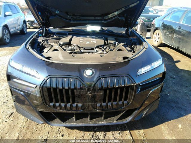 Photo 9 VIN: WBA33EJ02PCM34328 - BMW 760I 