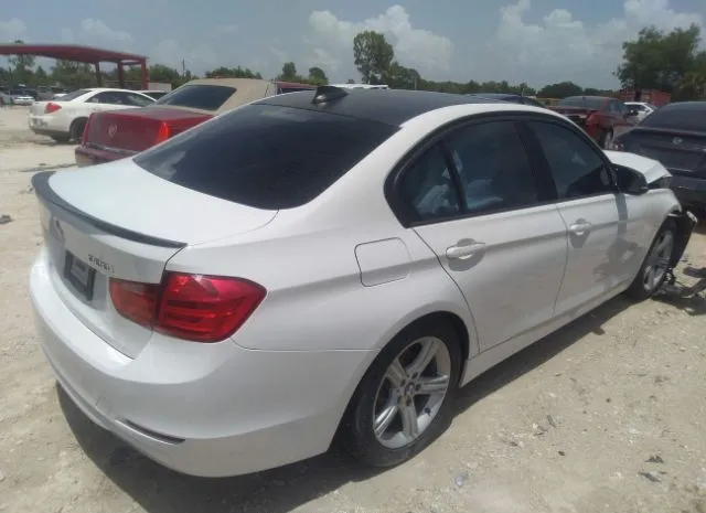 Photo 3 VIN: WBA3A5C50DF351537 - BMW 3 SERIES 