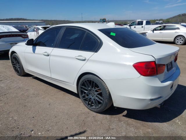 Photo 2 VIN: WBA3A5C50DF453002 - BMW 328I 