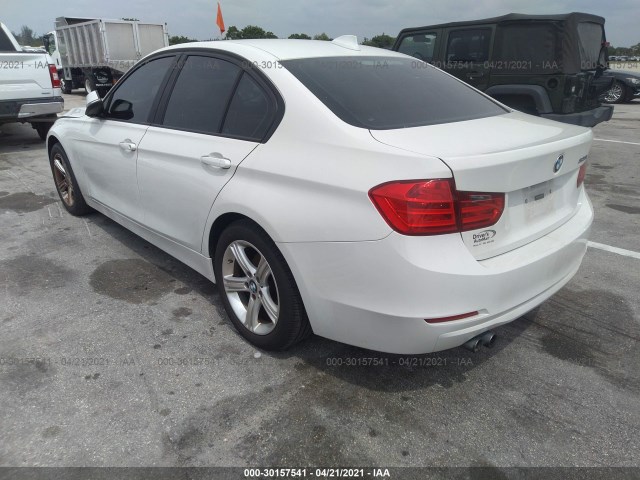 Photo 2 VIN: WBA3A5C50EF605099 - BMW 3 SERIES 