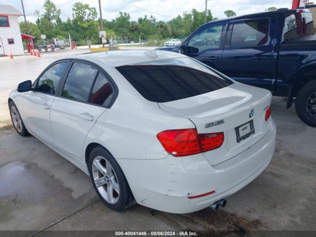 Photo 2 VIN: WBA3A5C50FF608991 - BMW 328I 