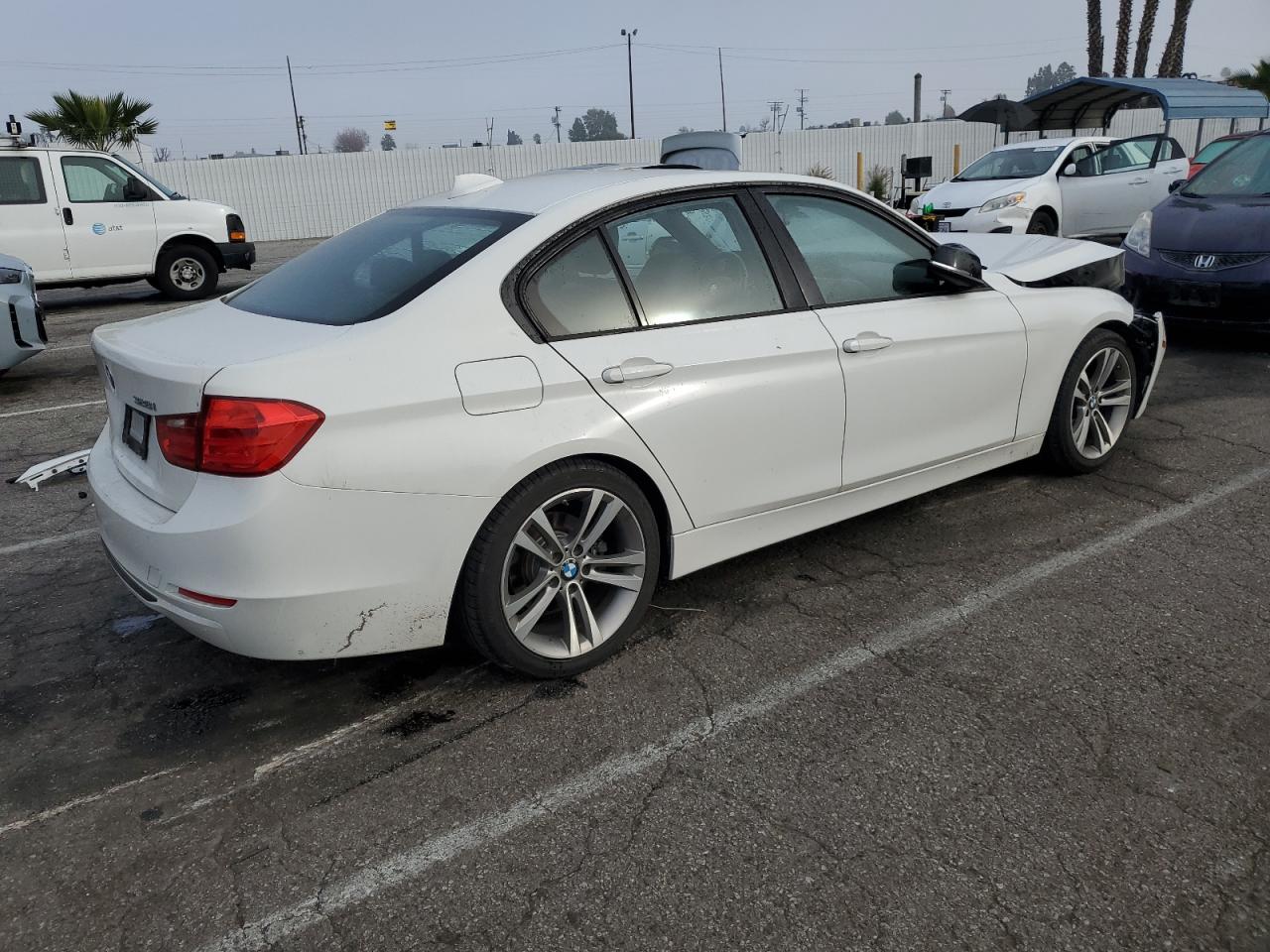 Photo 2 VIN: WBA3A5C51CF346720 - BMW 3ER 