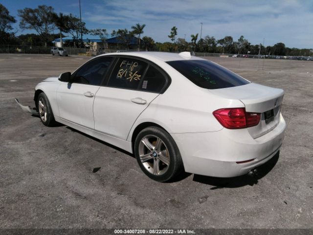 Photo 2 VIN: WBA3A5C52CF342840 - BMW 3 SERIES 