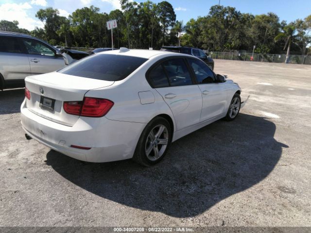 Photo 3 VIN: WBA3A5C52CF342840 - BMW 3 SERIES 