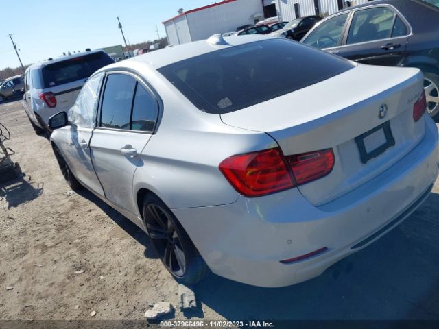 Photo 2 VIN: WBA3A5C52DF358862 - BMW 3 SERIES 