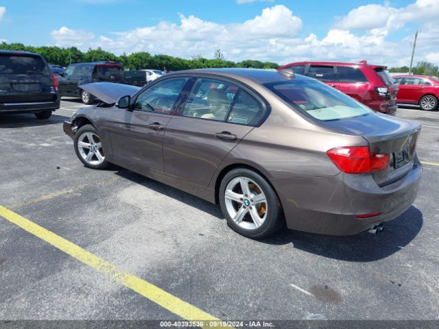 Photo 2 VIN: WBA3A5C52FF606594 - BMW 328I 