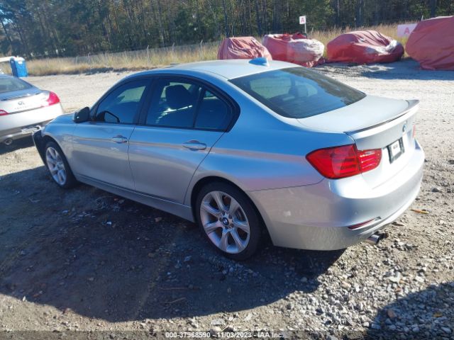 Photo 2 VIN: WBA3A5C52FF610029 - BMW 328I 