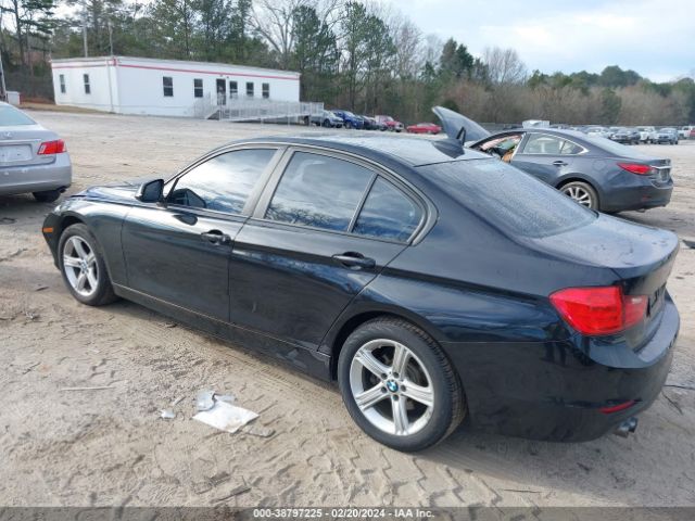 Photo 2 VIN: WBA3A5C53DF358000 - BMW 328I 