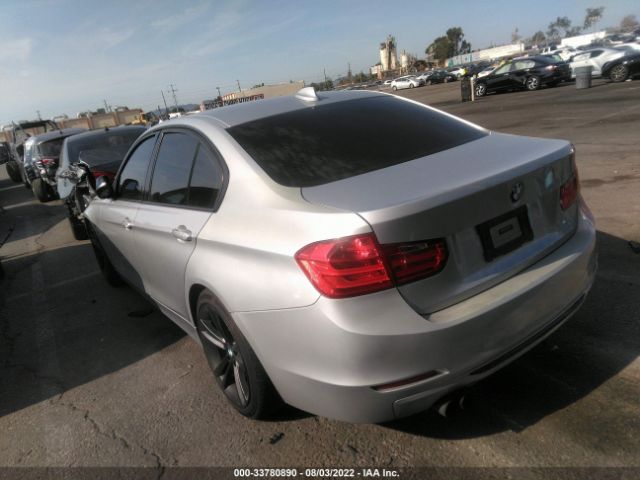 Photo 2 VIN: WBA3A5C54CF258518 - BMW 3 SERIES 