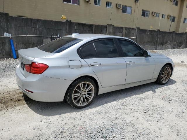 Photo 2 VIN: WBA3A5C54CF258695 - BMW 3 SERIES 