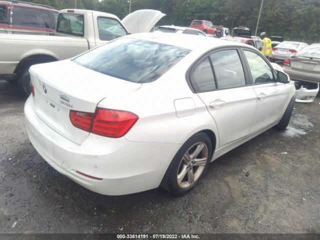 Photo 3 VIN: WBA3A5C54CF343746 - BMW 3 SERIES 