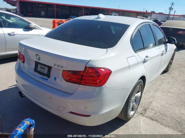 Photo 3 VIN: WBA3A5C54CF345254 - BMW 3 SERIES 