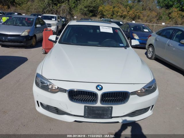 Photo 5 VIN: WBA3A5C54CF345254 - BMW 3 SERIES 