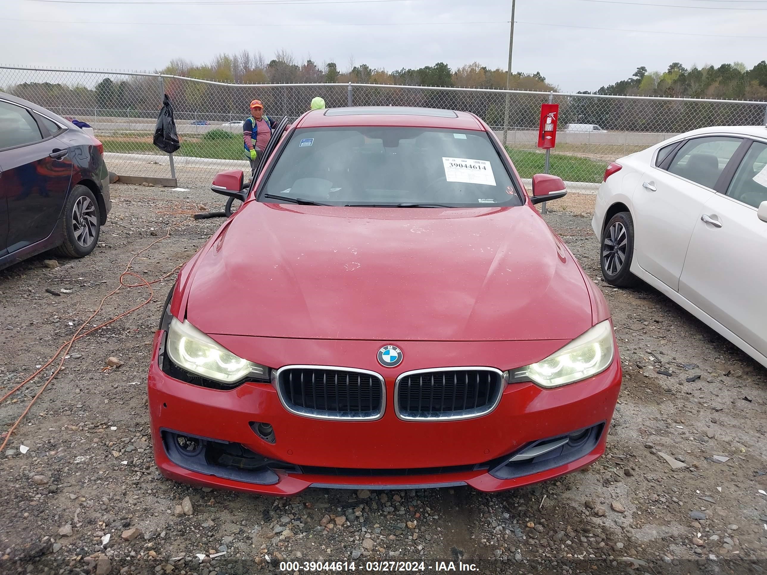 Photo 11 VIN: WBA3A5C54CF347456 - BMW 3ER 