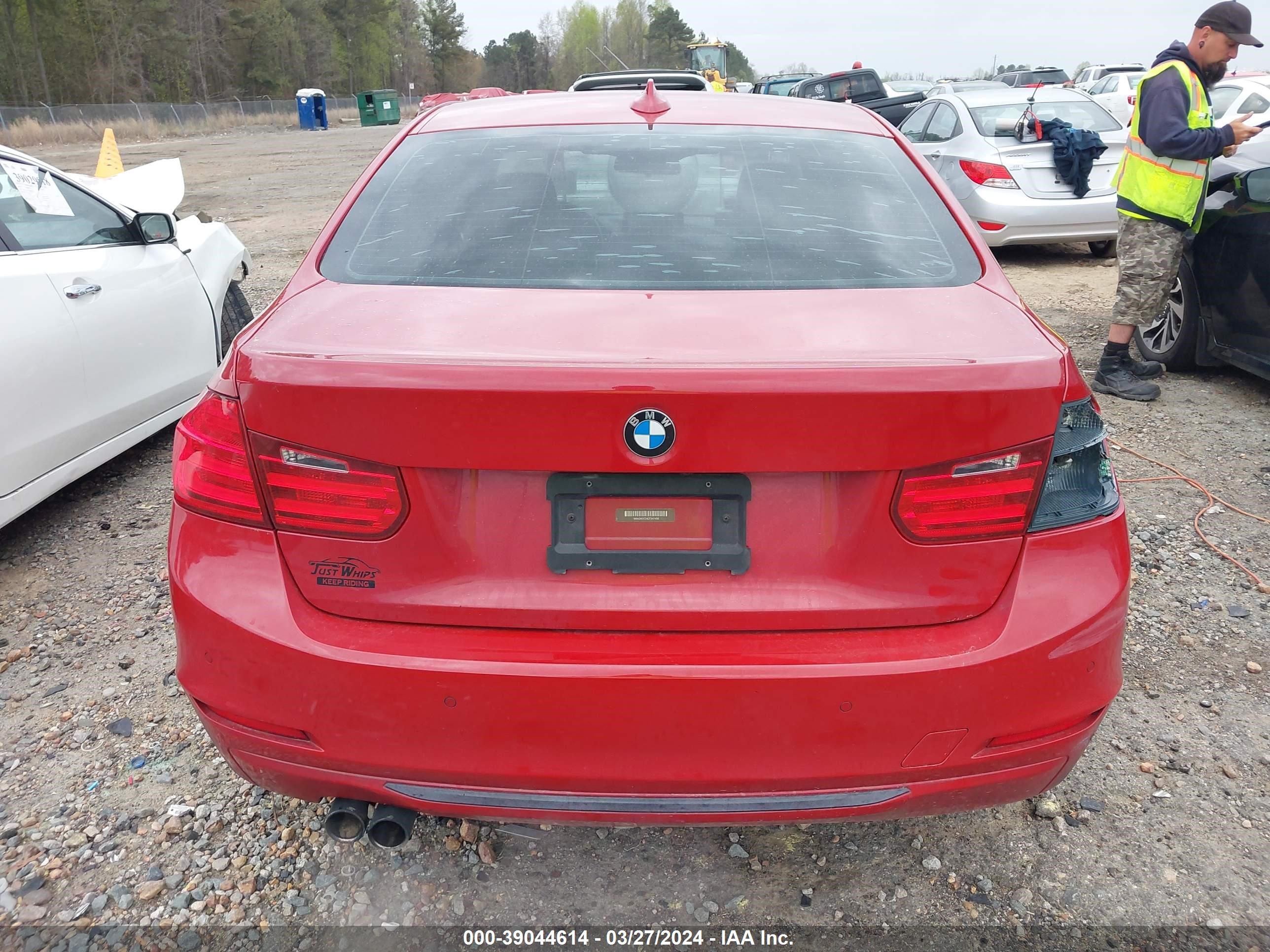 Photo 15 VIN: WBA3A5C54CF347456 - BMW 3ER 