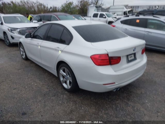 Photo 2 VIN: WBA3A5C54DF356871 - BMW 328I 