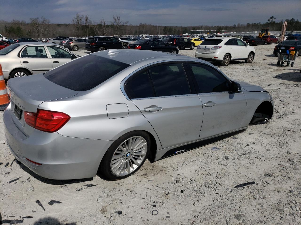 Photo 2 VIN: WBA3A5C54EF605977 - BMW 3ER 